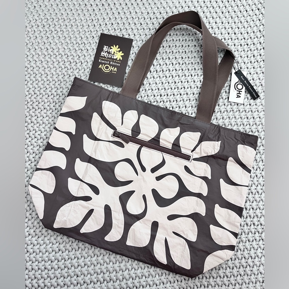 Aloha Collection• Super Special Limited Edition APPLIQUE Day Tripper Tote - Picture 8 of 8